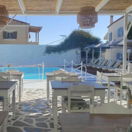 Bay'S Aparthotel Szpécesz Kültér fotó