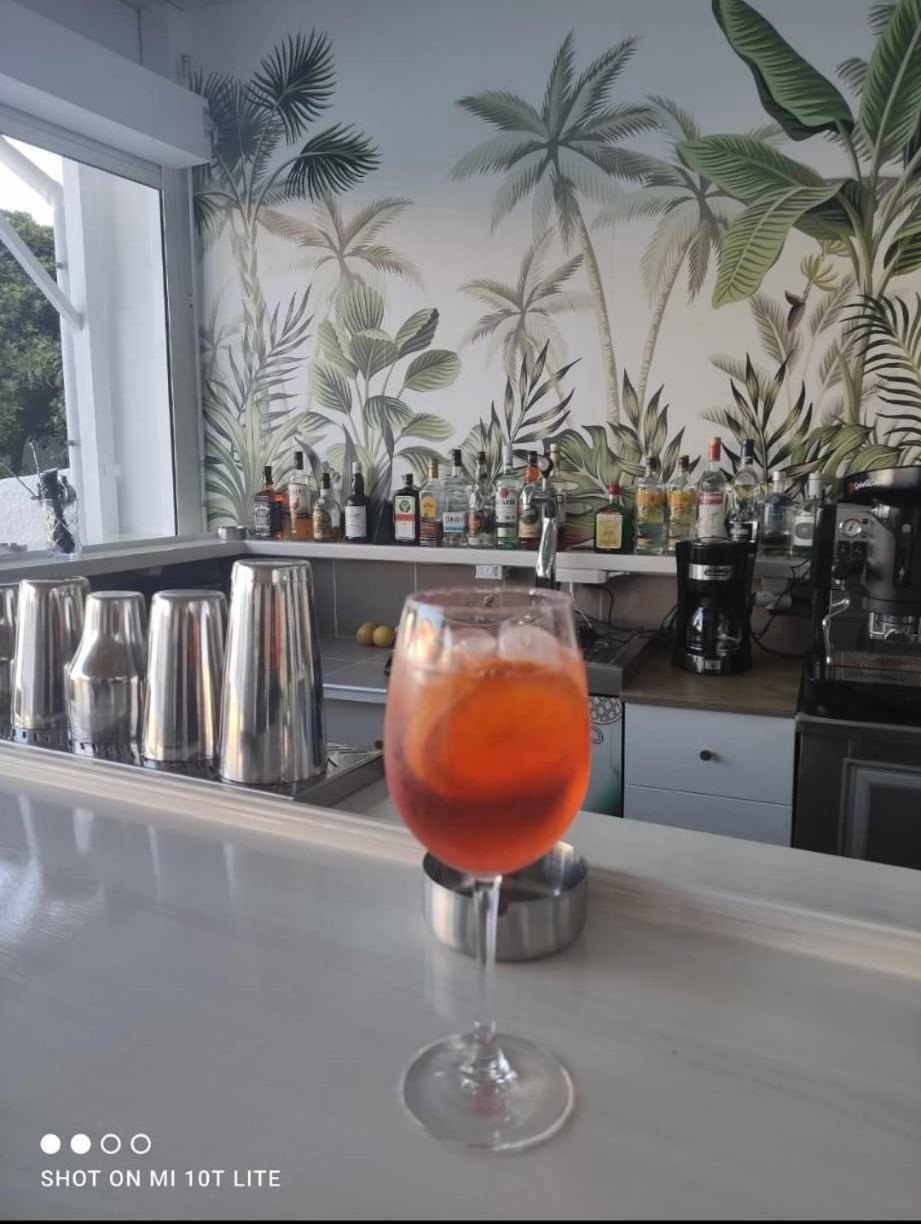 Bay'S Aparthotel Szpécesz Kültér fotó