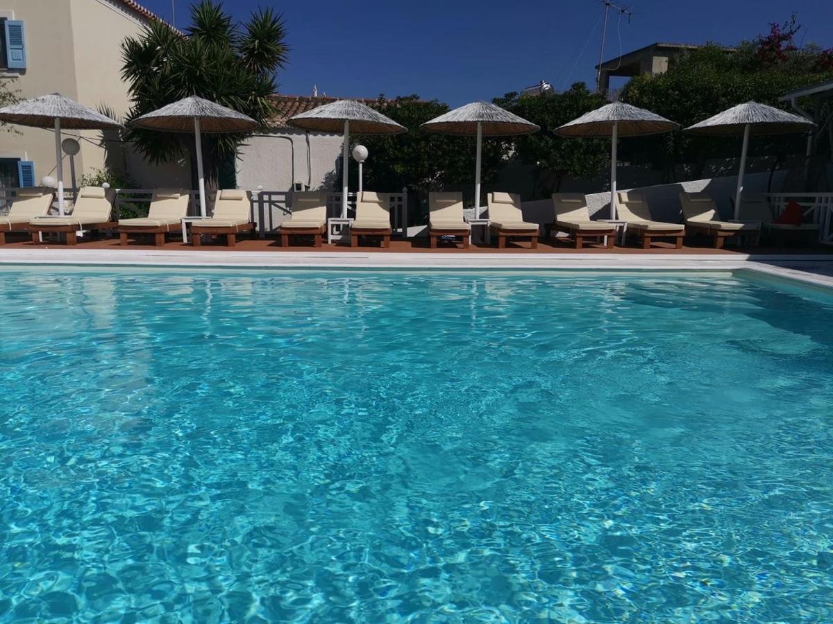 Bay'S Aparthotel Szpécesz Kültér fotó